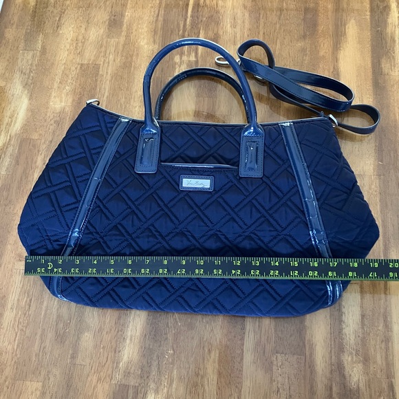 EUC Vera Bradley Navy Blue trapeze tote. - Picture 5 of 7